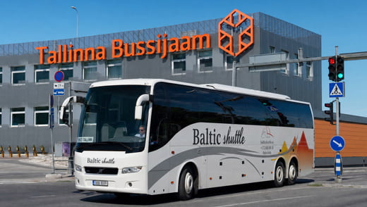 автобус Baltic Shuttle у автовокзала